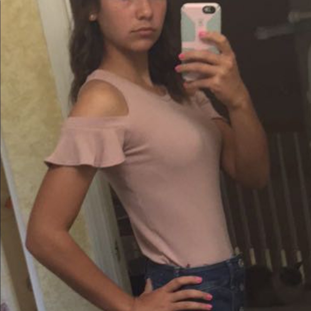 AEO cold shoulder top